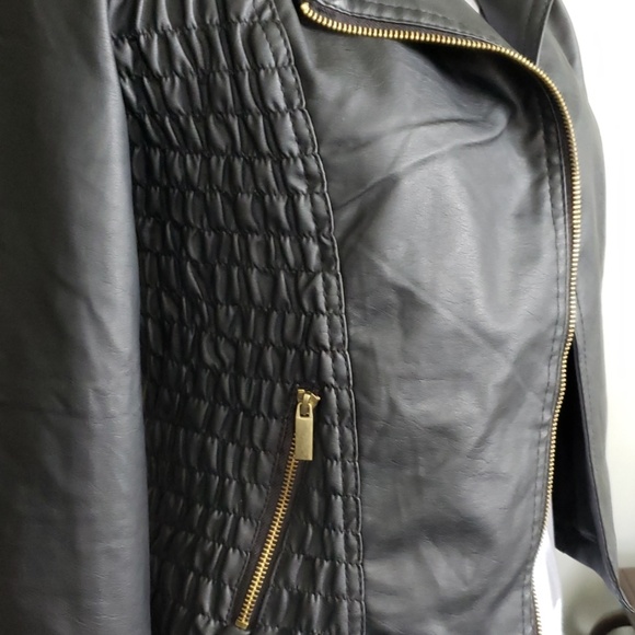 Junior Black Jacket - Picture 3 of 4